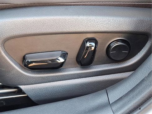 Used 2025 Lexus UX 300h AWD image 28