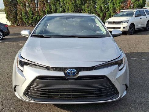 Certified 2025 Toyota Corolla LE image 29