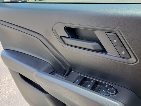 Used 2025 Chevrolet Colorado Trail Boss AWD/4WD image 12