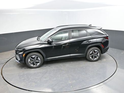 Used 2025 Hyundai Tucson SEL AWD/4WD image 14