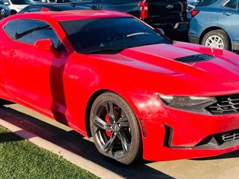 Used 2021 Chevrolet Camaro LT image 1
