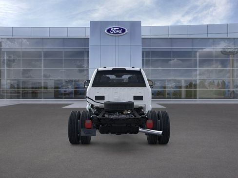 New 2026 Ford F550 4x4 Crew Cab image 5