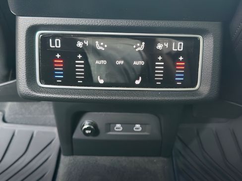 Used 2024 Audi Q8 e-tron Premium Plus w/ Premium Plus Package AWD/4WD image 50