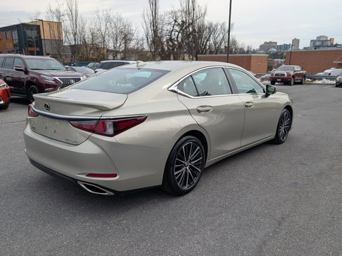 Certified 2022 Lexus ES 350 w/ Premium Package image 3