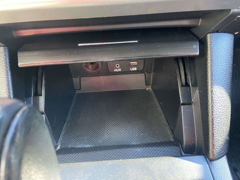 Used 2018 Subaru Outback 2.5i Limited image 15