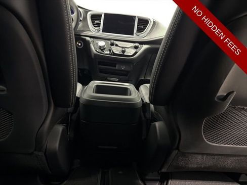 New 2026 Chrysler Pacifica Select w/ S Appearance Package FWD image 27
