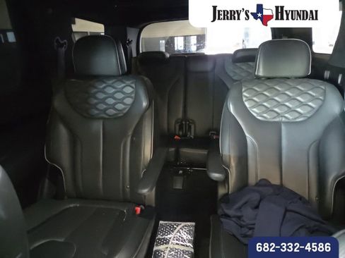 Used 2021 Hyundai Palisade Calligraphy image 16