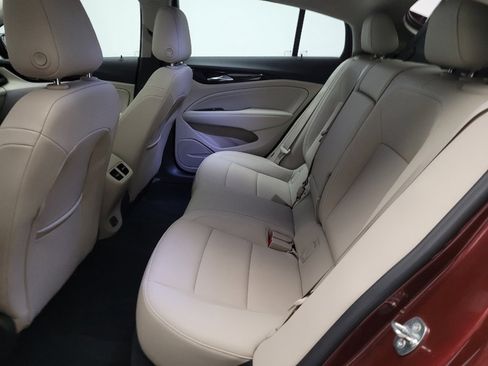 Used 2018 Buick Regal Essence w/ Driver Confidence Package #1 image 18
