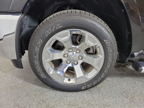 Used 2025 RAM 1500 Big Horn AWD/4WD image 9