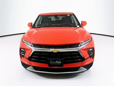Used 2026 Chevrolet Blazer LT FWD image 2