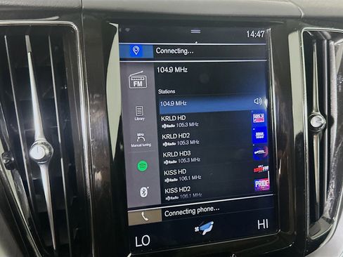 Used 2020 Volvo XC60 T5 Momentum image 21