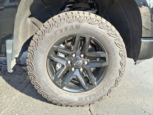 Used 2024 Chevrolet Silverado 1500 LT Trail Boss AWD/4WD image 25