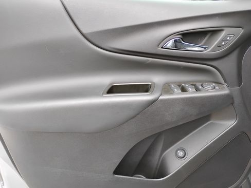 Used 2024 Chevrolet Equinox LT FWD image 15