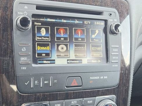 Used 2017 Chevrolet Traverse LT FWD image 12