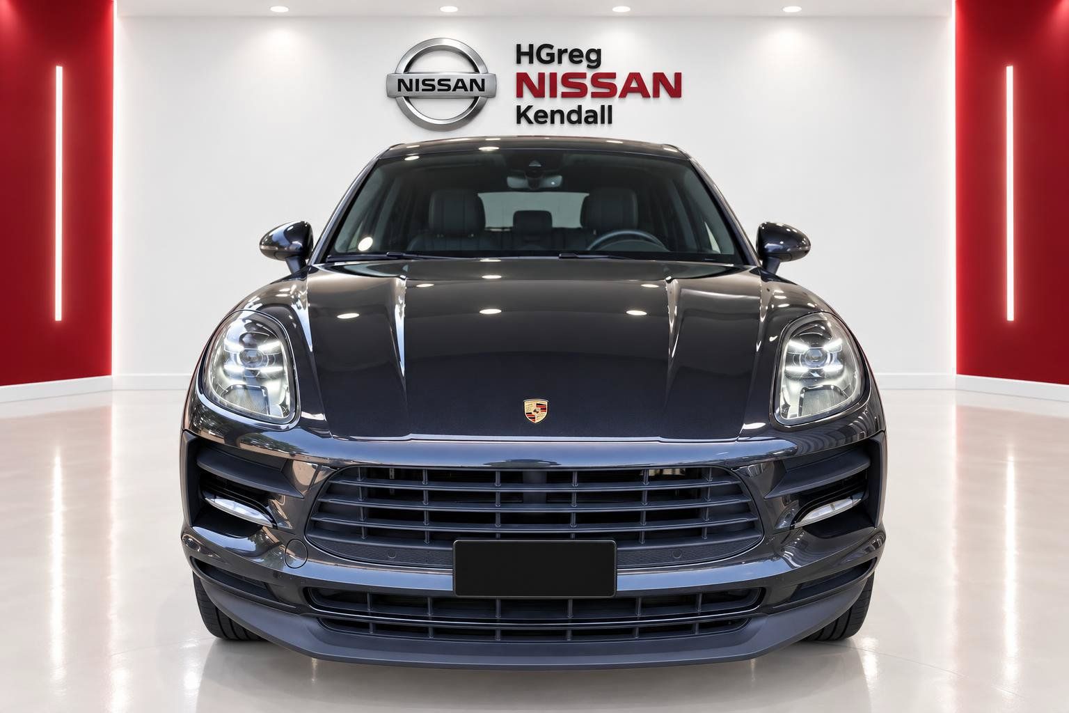 Used 2020 Porsche Macan AWD/4WD image 5