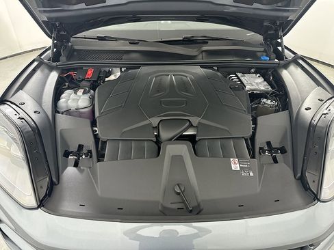 New 2026 Porsche Cayenne image 31