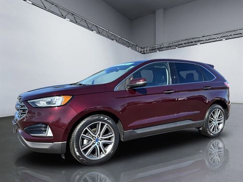 Used 2019 Ford Edge Titanium w/ Cold Weather Package image 10