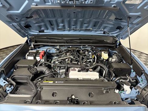 Certified 2026 Toyota 4Runner SR5 AWD/4WD image 27