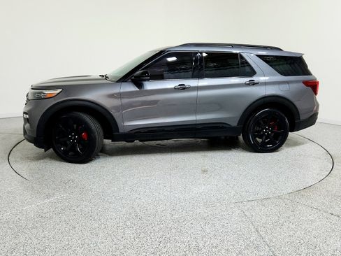 Used 2022 Ford Explorer ST w/ Equipment Group 401A image 2
