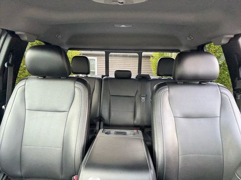 Used 2015 Ford F150 Lariat image 16