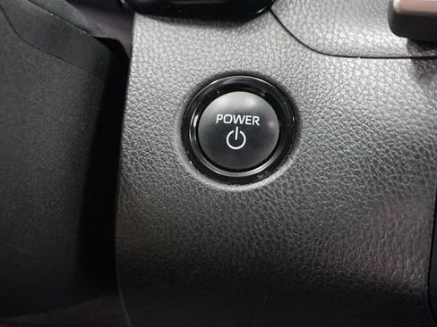 Used 2025 Toyota Camry SE FWD image 18