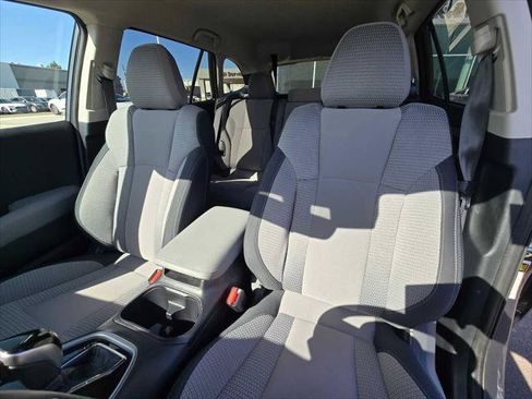 Used 2025 Subaru Outback Premium w/ Popular Package #1A AWD/4WD image 21