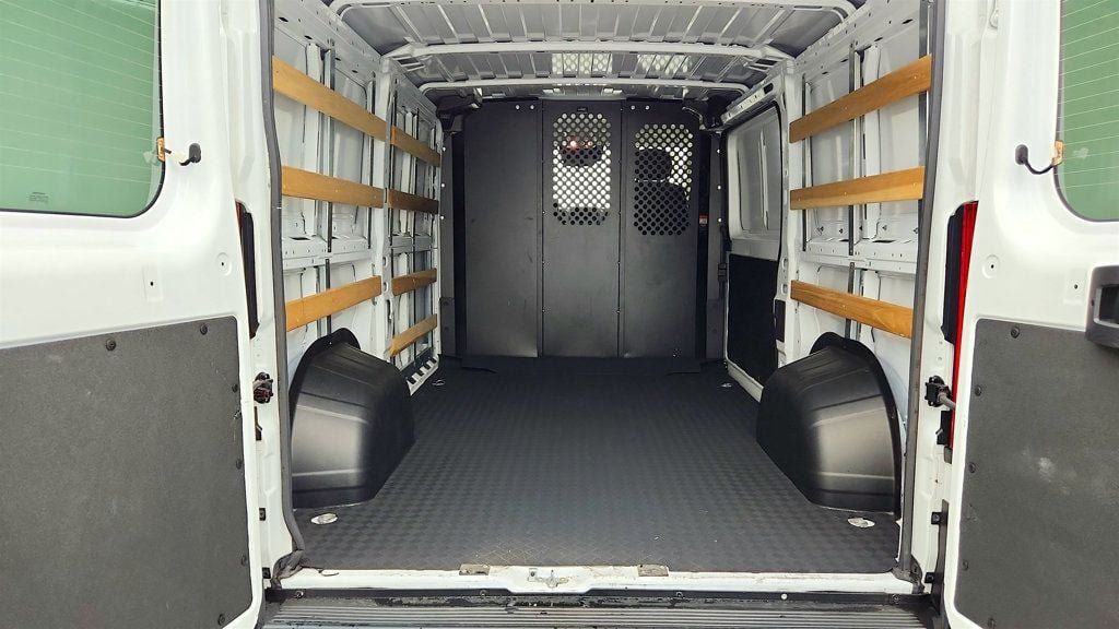 Used 2025 RAM ProMaster 2500 w/ U-Haul Equipment Group FWD image 18
