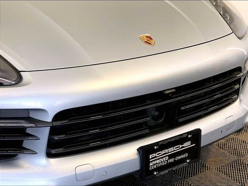 Certified 2023 Porsche Cayenne S image 34
