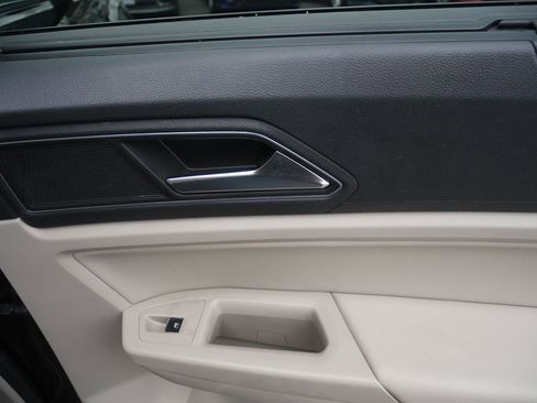 Used 2018 Volkswagen Atlas SE image 29