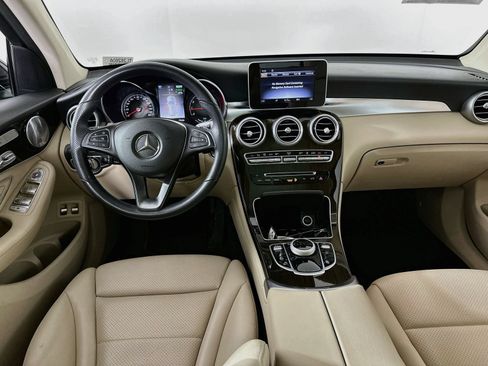Used 2019 Mercedes-Benz GLC 350e 4MATIC image 24