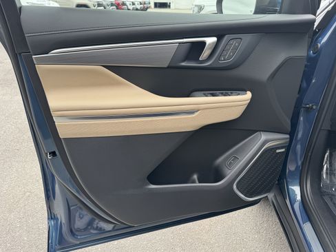 New 2026 Buick Enclave Preferred w/ Power Package image 14