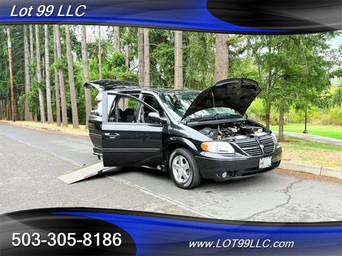 Used 2005 Dodge Grand Caravan SXT image 45