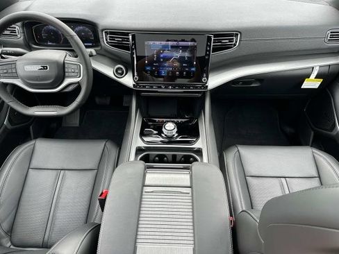 New 2025 Jeep Wagoneer 4WD w/ Premium Group I image 12