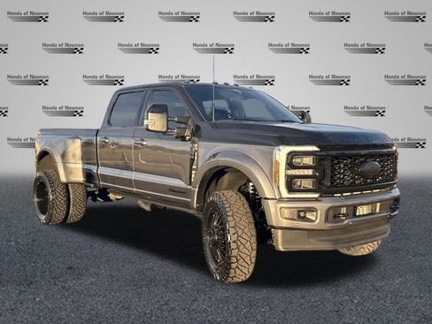 Used 2025 Ford F450 Platinum image 2