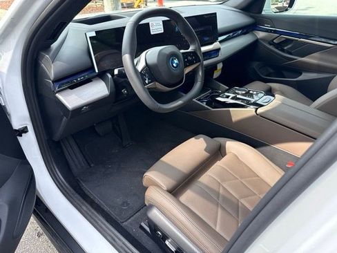 Used 2026 BMW i5 eDrive40 RWD image 8