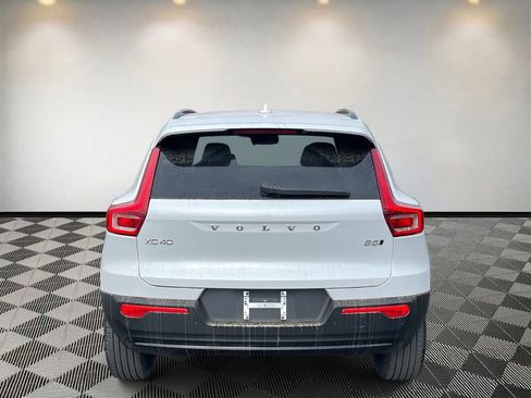 Used 2023 Volvo XC40 B5 Ultimate w/ Protection Package Premier image 4