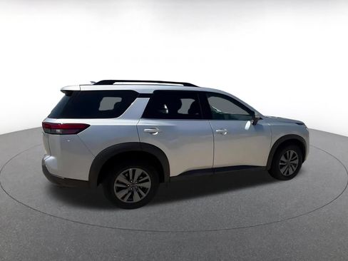 Used 2025 Nissan Pathfinder SV AWD/4WD image 14