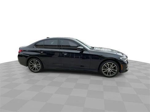 Used 2022 BMW 330i Sedan w/ Convenience Package image 17
