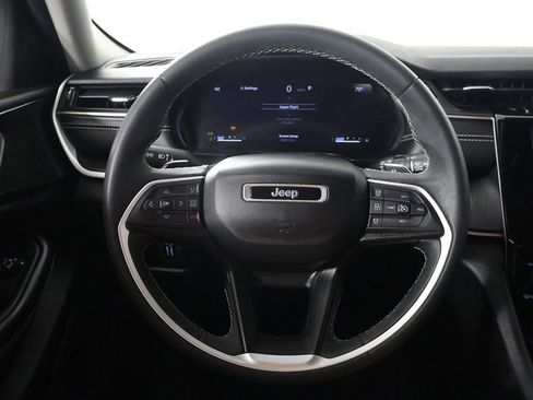 Used 2023 Jeep Grand Cherokee Laredo AWD/4WD image 29