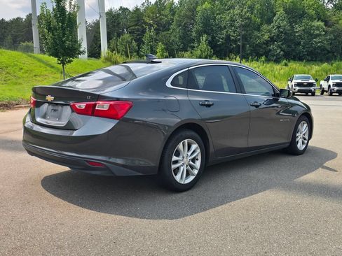 Used 2018 Chevrolet Malibu LT FWD image 3
