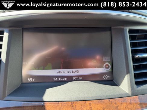 Used 2017 INFINITI QX60 Luxe w/ Deluxe Technology Package image 32