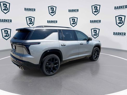 Used 2024 Chevrolet Traverse RS w/ LPO, Floor Liner Package AWD/4WD image 9