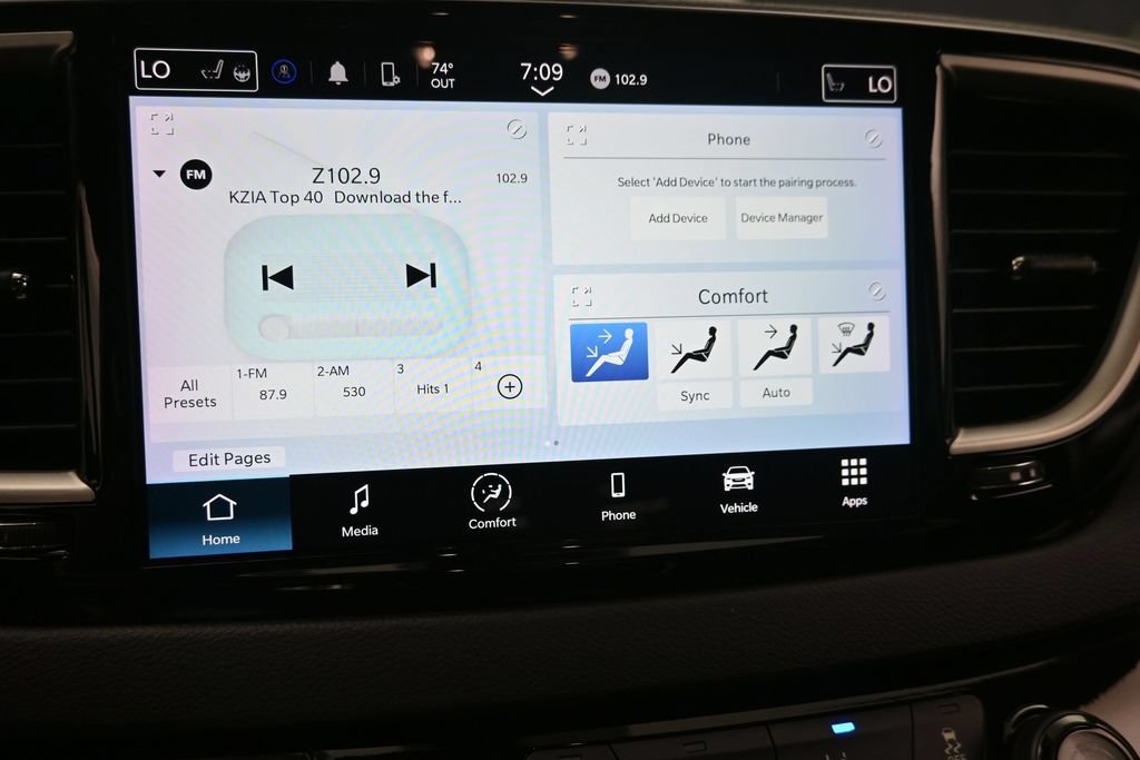 Used 2024 Chrysler Pacifica Touring-L FWD image 23