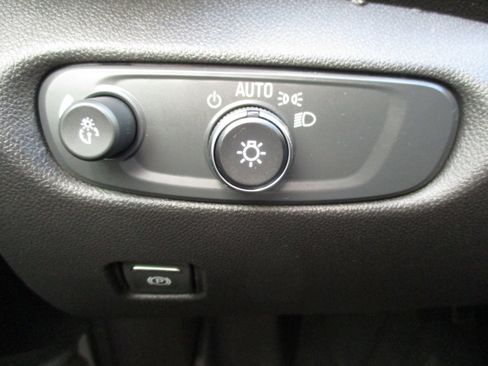Used 2024 Chevrolet Blazer LT w/ Convenience Package FWD image 26