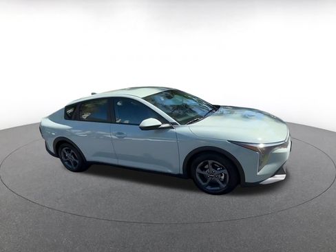 Used 2026 Kia K4 FWD image 2