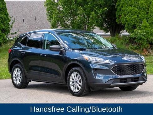 Used 2022 Ford Escape SE w/ Cold Weather Package AWD/4WD image 3