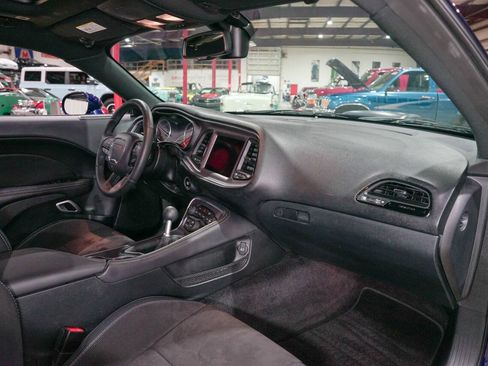 Used 2017 Dodge Challenger R/T Scat Pack RWD image 36