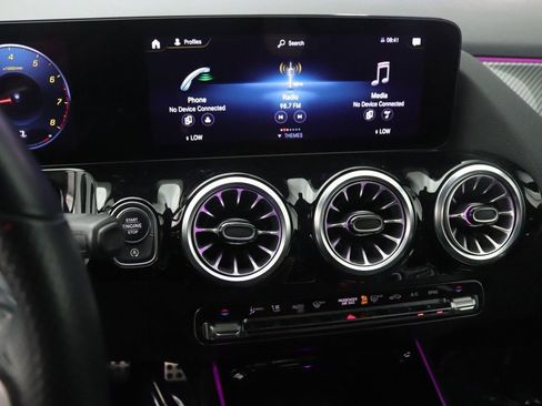 Certified 2022 Mercedes-Benz GLA 250 image 11