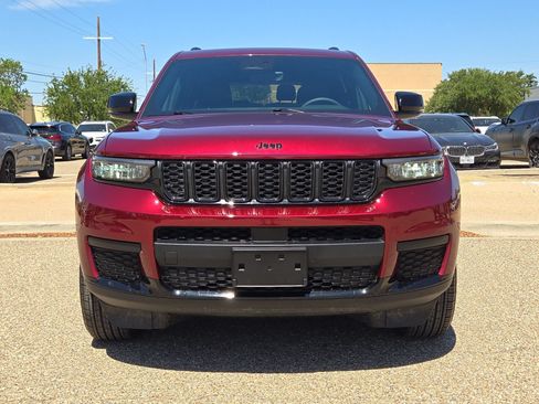 Used 2025 Jeep Grand Cherokee L Altitude AWD/4WD image 10
