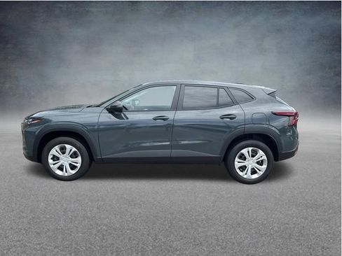 Used 2025 Chevrolet Trax LS w/ Driver Confidence Package FWD image 6